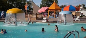 Beautiful Lake Erie Hangout - Sleeps 8