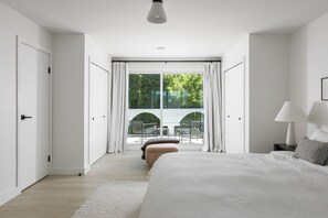 4 bedrooms, iron/ironing board, travel crib, free WiFi