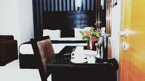 Standard Room | 1 bedroom, bed sheets - Cromwell Courtyard hotel (Lagos)