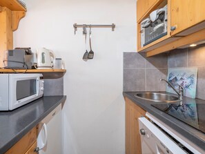 Fridge, microwave, dishwasher