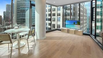 Apartment | 2 bedrooms, desk, Internet