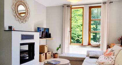 Independent house by the woods with fireplace, bicycles, and pets accepted