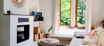 Independent house by the woods with fireplace, bicycles, and pets accepted