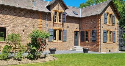 Charming Forest House: Fireplace, Bikes, Baby-Foot, Ping-Pong, Near Nature Trails
