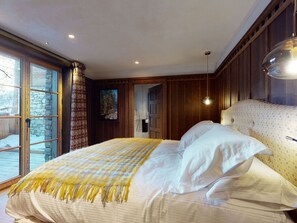 5 quartos, Wi-Fi de cortesia, roupa de cama