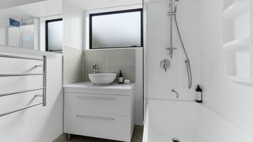 Bathtub