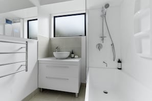 Bathtub