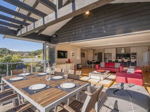 Outdoor dining - Flaxmill Treasure - Cooks Beach Holiday Home (Cooks Beach)
