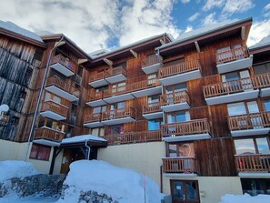Exterior - Renovated Studio Plagne Village, ski-in/ski-out, 2-3 pers. (Plagne Villages)
