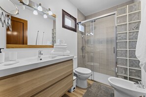 Shower, towels