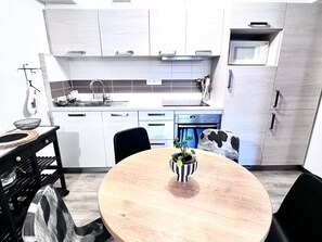 Fridge, microwave, oven, dishwasher - Charming apartment, 1 bedroom, private parking, WiFi - Les Gets (Les Gets)