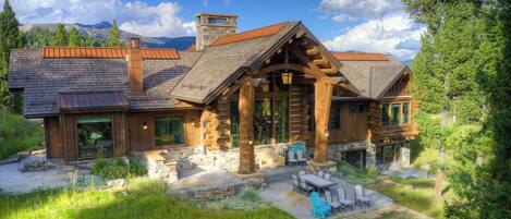 المنشأة من الخارج