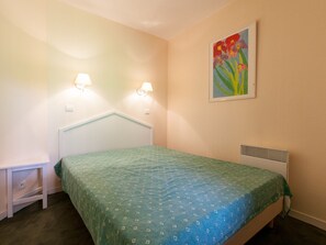 1 bedroom, free WiFi, bed sheets