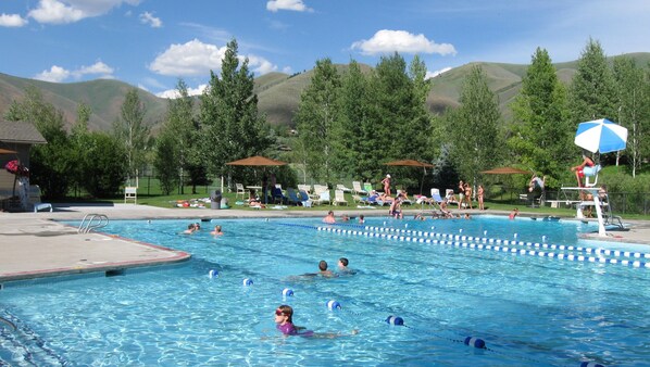Outdoor pool, a heated pool