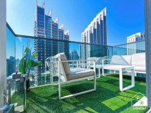 Balcony - Luxurious 2B with Breathtaking Views Downtown (Dubai)