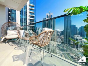 Balcony - Luxurious 2B with Breathtaking Views Downtown (Dubai)