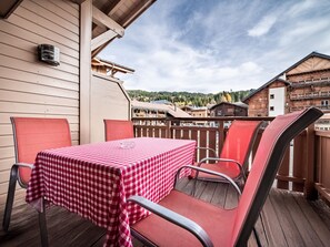 تناول الطعام بالخارج