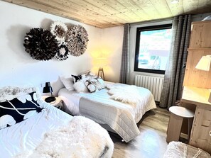 2 bedrooms, free WiFi - Charming Apt in Les Gets, Near Ski Lifts, Wi-Fi, Parking, Sleeps 5 (Les Gets)