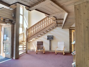 Interior - Renovated studio cabin, 4 ppl, near slopes, free parking (Les Menuires)