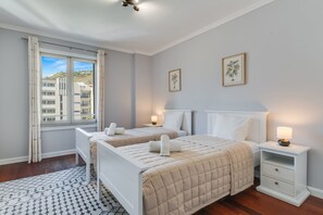 4 Schlafzimmer, Bügeleisen/Bügelbrett, kostenloses WLAN