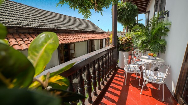 Outdoor dining - Beautiful house in the middle of the walled city (Cartagena)