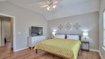 3 bedrooms, iron/ironing board, free WiFi, bed sheets