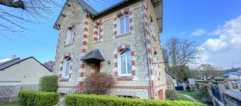 Cozy 5BR Villa with Garden, Parking, and Modern Amenities in Charming Loire Valley Village