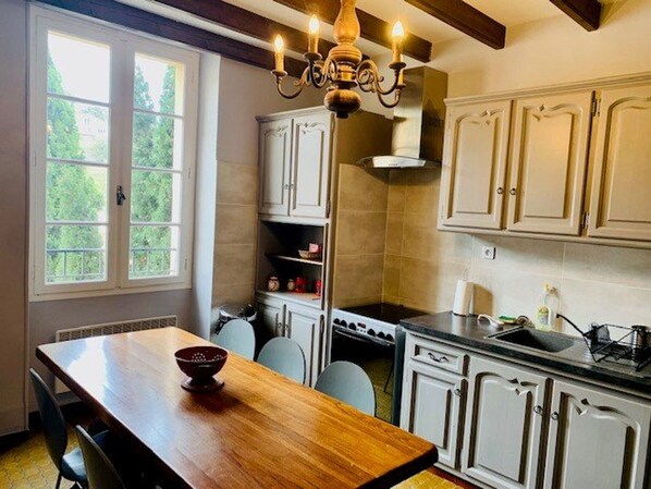 Réfrigérateur, micro-ondes, four, lave-vaisselle