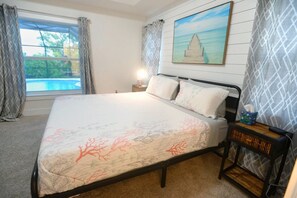 3 bedrooms, desk, iron/ironing board, travel crib