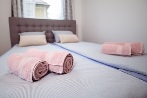 2 slaapkamers, een bureau, geluiddichte muren