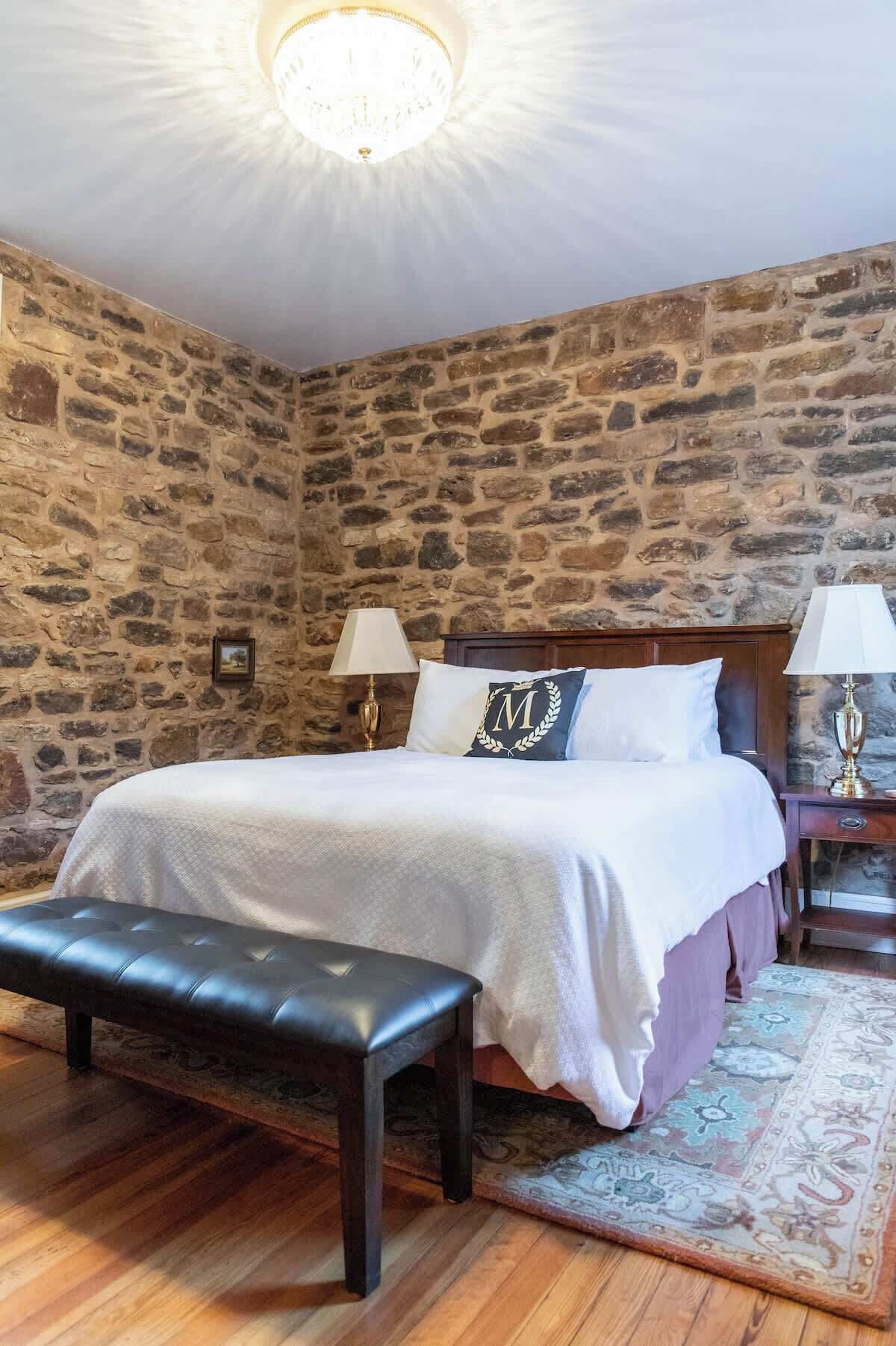 House, Multiple Beds, Patio (524 Austin St- Combo) | 4 bedrooms, individually decorated, individually furnished, bed sheets