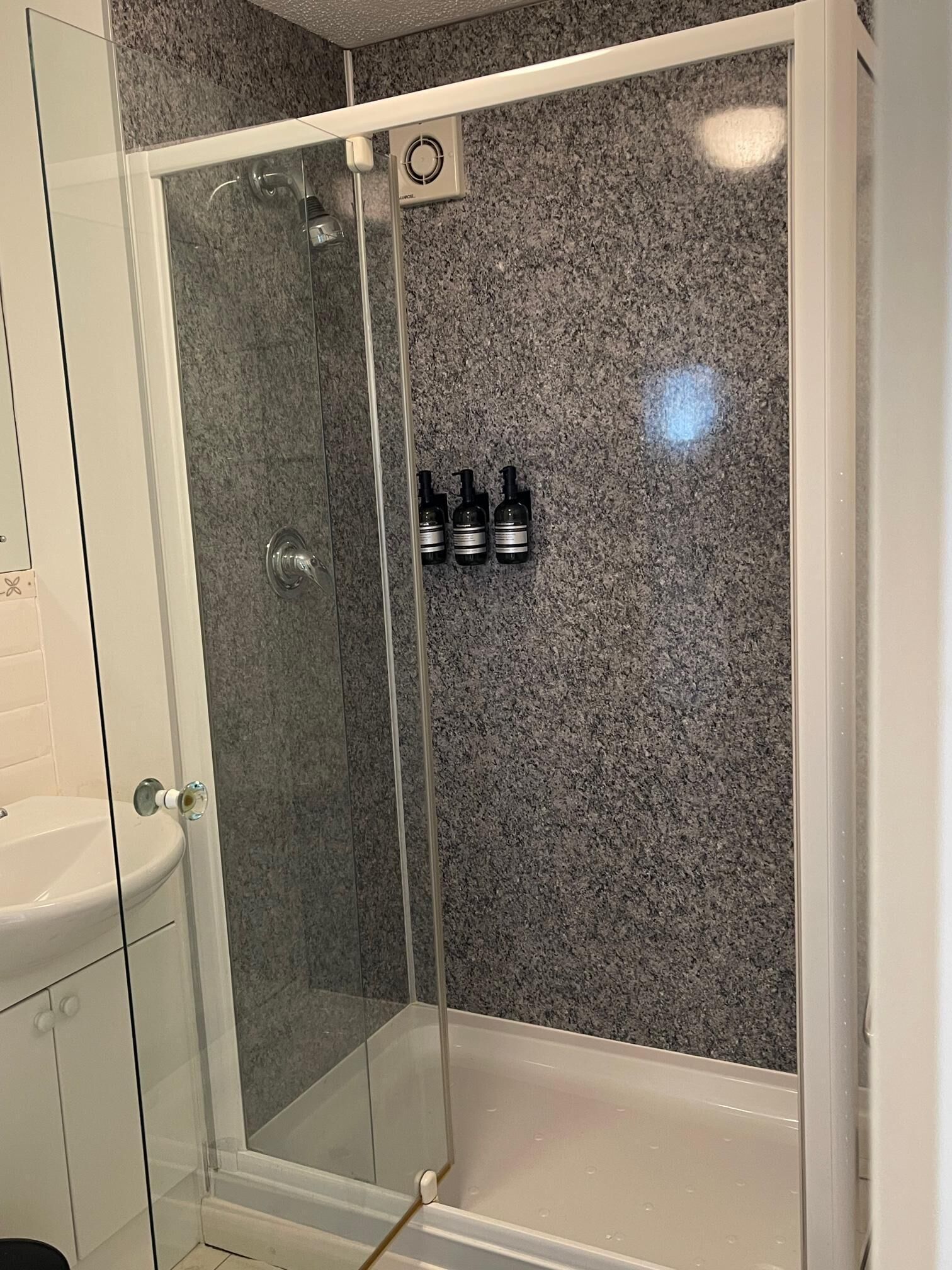 Rumah, Beberapa Tempat Tidur | Kamar mandi | Shower, pengering rambut,  dan handuk