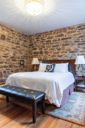 獨棟房屋, 多張床, 庭院 (524 Austin St- Main) | 3 間臥室、獨特裝潢、布置獨特、床單