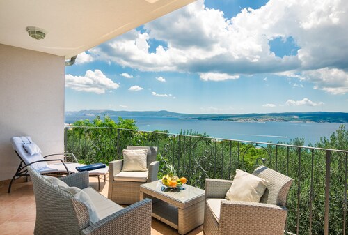 Panoramic Sea View Hideaway Penthouse