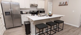 Edmond Oasis: Luxury Retreat w/ Massage Chair and Infinity Game Table