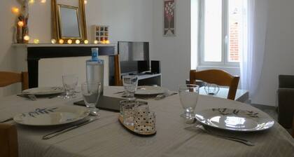 Elegant and Cozy Cottage in the Heart of Châteaudun – Walk to Attractions!