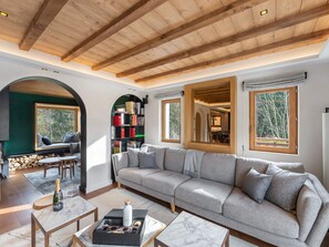 Fernseher, Kamin