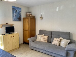 TV - Les Angles - Studio Cabin 21m², 4 Pers, Elevator, Parking, Pets Allowed (Les Angles)
