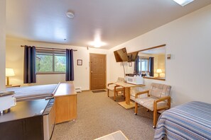 Room - Angler's Dream! Mtn-View Unit Steps to Kenai River (Cooper Landing)