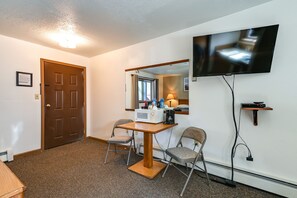 Interior - Mtn Views & Near River! Cozy Cooper Landing Haven (Cooper Landing)