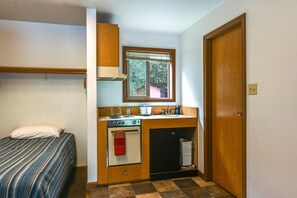 Room - Near River & Trails! Serene Stay in Cooper Landing (Cooper Landing)