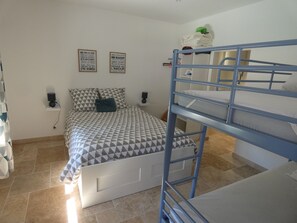 2 bedrooms
