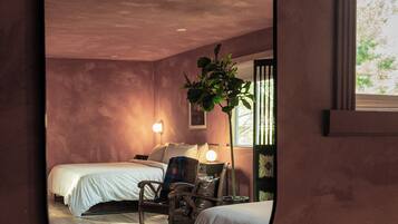 2 bedrooms, travel crib, free WiFi, bed sheets