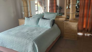 4 quartos, ferros/tábuas de passar roupa, Wi-Fi, roupa de cama