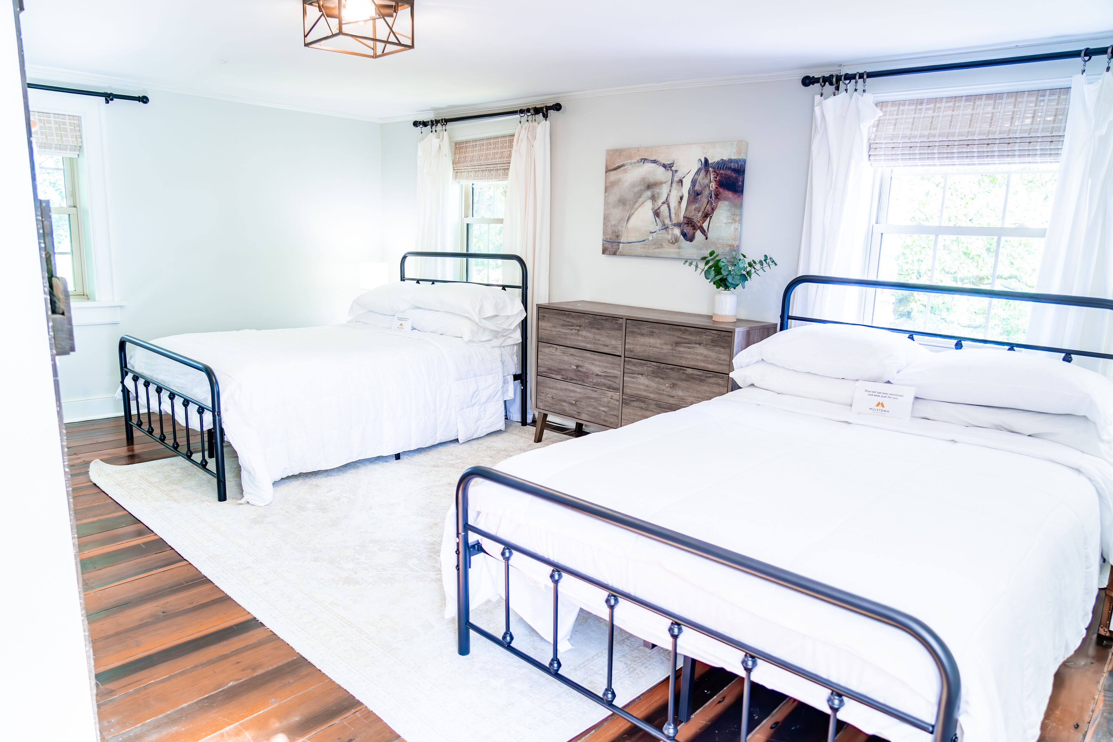 3 Schlafzimmer, Schreibtisch, Bügeleisen/Bügelbrett, Reisekinderbett