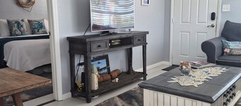 Beachy 1 bedroom across the street from the beautiful beaches of Cape Canaveral,