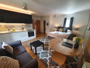 11 bedrooms, iron/ironing board, WiFi, bed sheets