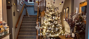 Exclusive use of a 12 Bedroom Property - Sleeps 24
Perfect for Groups & families