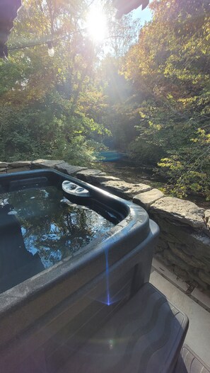 Bain à remous extérieur