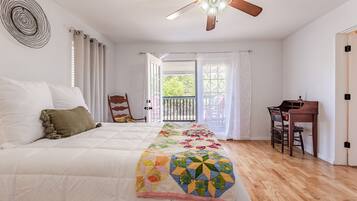 2 chambres, bureau, fer et planche à repasser, lit parapluie